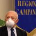 Covid Campania, De Luca: “Obbligo mascherine all’aperto rimane”