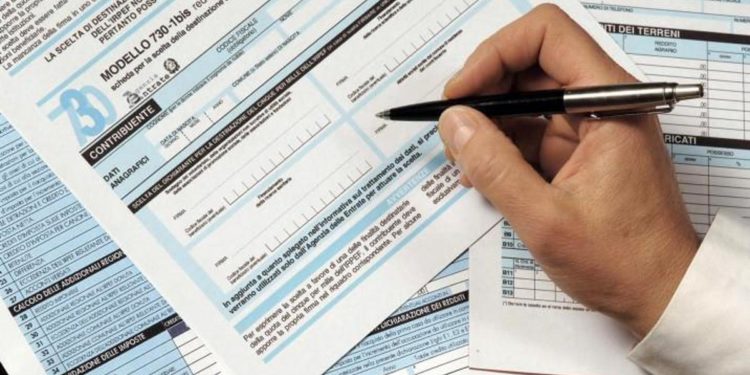 Dichiarazione redditi 2022, cosa succede se si presenta in ritardo?