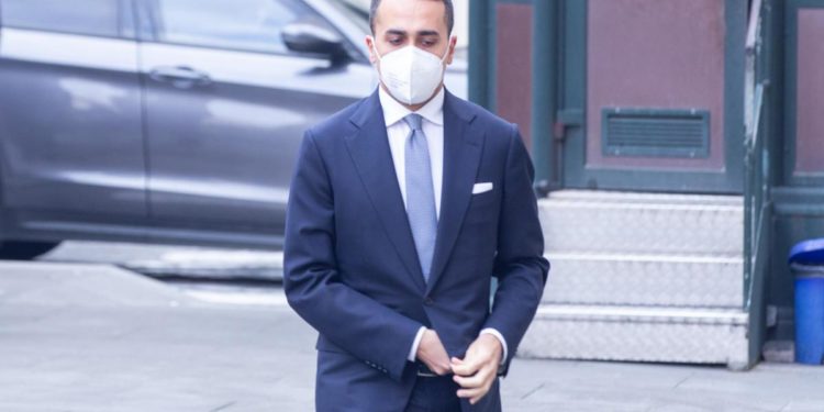 Governo, lungo incontro Di Maio-Giorgetti al Mise