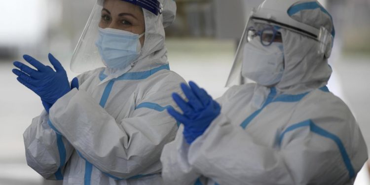 Piemonte torna in zona gialla da lunedì