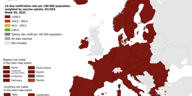 Covid oggi, Italia resta rosso scuro: la mappa Ecdc