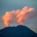 Etna, eruzione oggi: fontana di lava e nube di 10 km