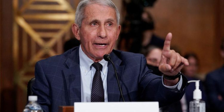 Covid, Fauci: “Terza dose potrebbe bastare, ma virus è imprevedibile”