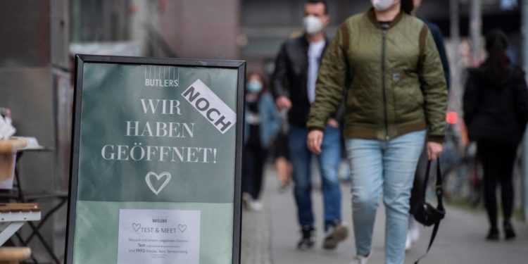 Covid Germania oggi, 95.267 nuovi casi: incidenza cresce ancora