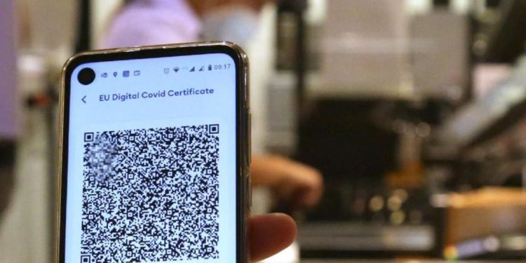 Super green pass lavoro over 50: cosa dicono Gismondo, Pregliasco, Salmaso