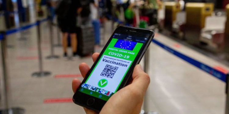 Cabina di regia: green pass illimitato dopo terza dose