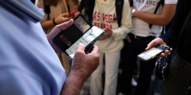 Covid, green pass e scuola: la bozza del dl