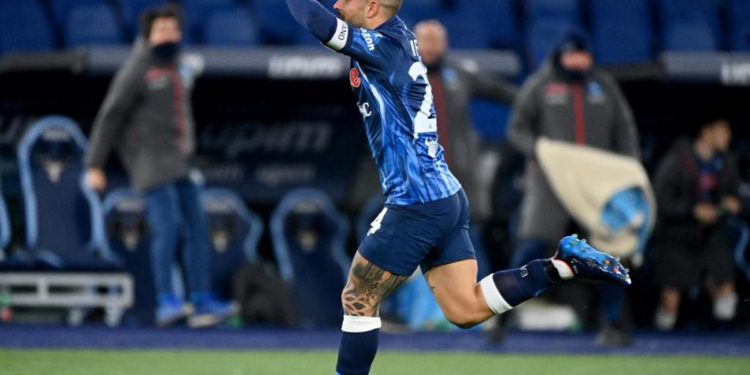 Lazio-Napoli 1-2, azzurri in vetta con il Milan