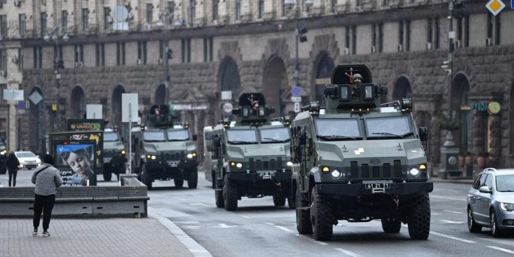 Guerra Ucraina, missili su Kiev: abbattuto aereo Russia