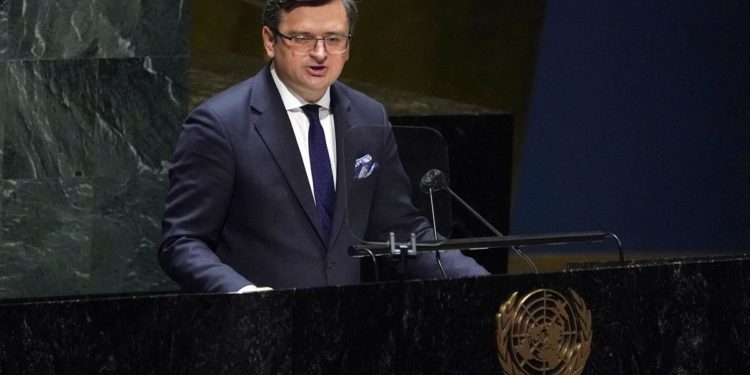 Ucraina-Russia, Kiev: “Centinaia di prigionieri, discuteremo ritiro Mosca”