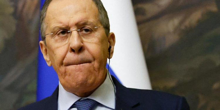 Guerra Ucraina, Lavrov: “Russia pronta a negoziare se Kiev depone armi”