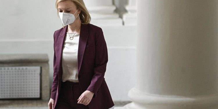 Guerra Ucraina, Russia: “Allerta nucleare? Colpa ministro Esteri Gb Truss”