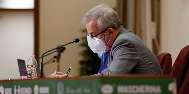Covid oggi Italia, Locatelli: “Stiamo uscendo da fase più critica”