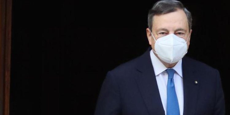 Sondaggi politici: fiducia governo Draghi al 60%, superato Conte