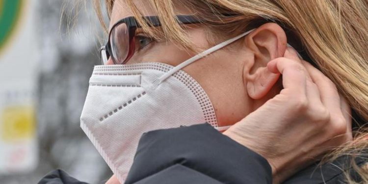 Covid, Piovella (Soi): “Cerotti nasali per non appannare occhiali con mascherina”