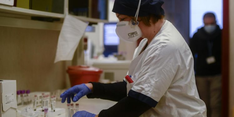 Covid oggi Calabria, 2.453 contagi e 9 morti: bollettino 8 febbraio