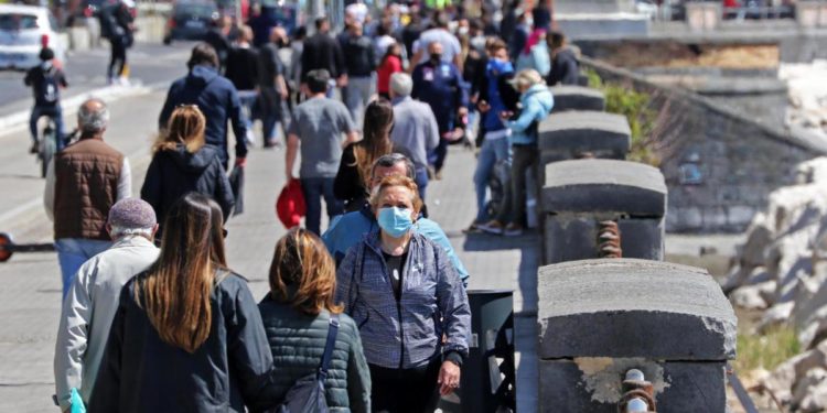 Covid oggi Italia, 57.890 contagi e 320 morti: bollettino 17 febbraio