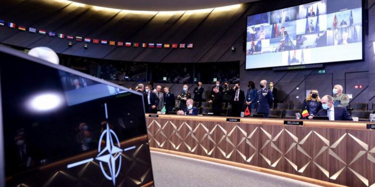 Guerra Ucraina, Nato: “Russia pagherà errore Putin”