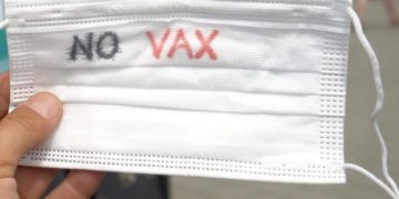 Green Pass Italia, no vax Franzoni: “Con multe falò in piazza”