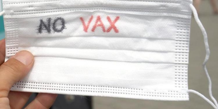 Green Pass Italia, no vax Franzoni: “Con multe falò in piazza”