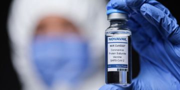 Novavax, Andreoni: “Bene arrivo ma impresa difficile convincere no-vax”