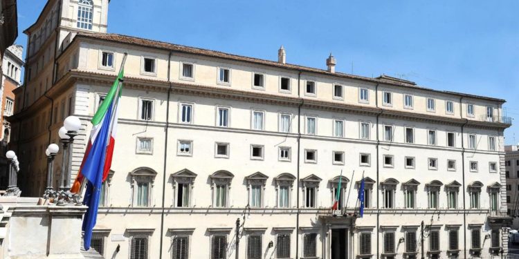 Caro bollette, al via cabina di regia con Draghi a Palazzo Chigi