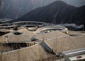 Pechino 2022, chiusi i primi Giochi invernali senza neve