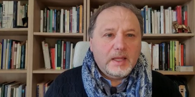 Il sociologo Pira: “In atto due guerre, una con armi e una con fake news”