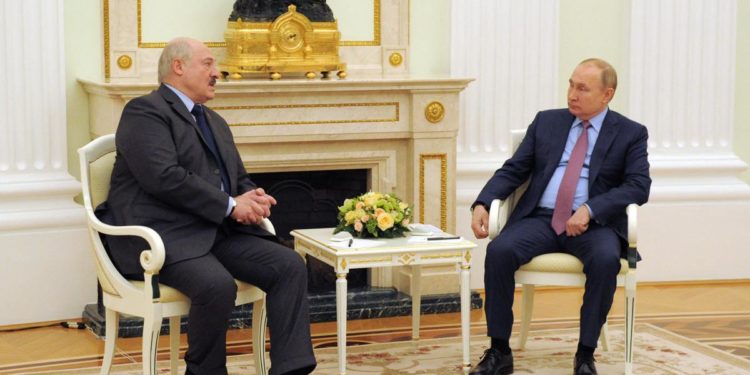 Ucraina-Russia, Putin: “Kiev si sieda al tavolo con Donbass”