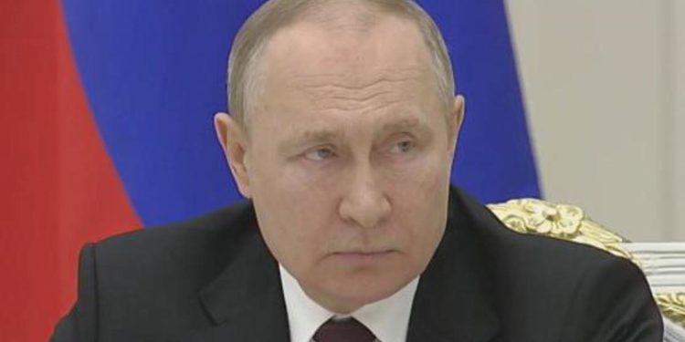 Guerra Ucraina, sanzioni Russia: fuori da Swift? Cos’è