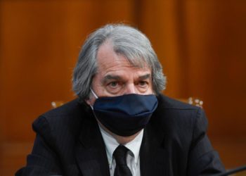 Smart working, Brunetta: “Basta fare finta di lavorare”. Ira sindacati
