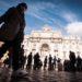 Obbligo mascherine all’aperto, “via da metà febbraio”
