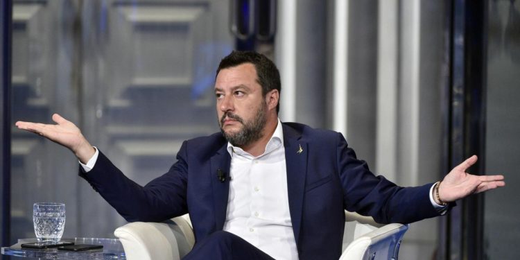 Vaccino covid, Salvini: “Meschino attaccarmi per una bambina di 9 anni”