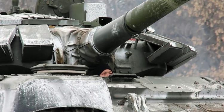 Guerra Ucraina, tank Russia senza benzina: guasto o ammutinamento?