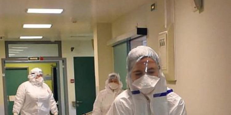 Covid Russia oggi, oltre 200mila contagi nelle ultime 24 ore