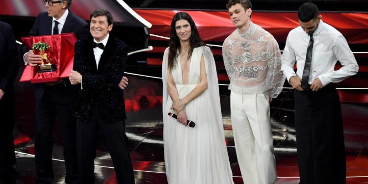 Sanremo 2022: Mahmood, Ana Mena e gli altri, sui social il Festival non finisce
