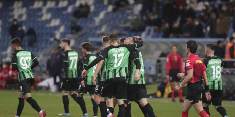 Sassuolo-Fiorentina 2-1, decide Defrel al 94′