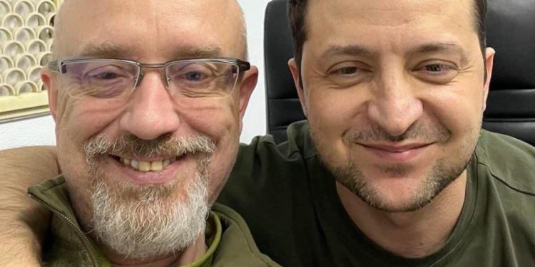 Guerra Ucraina-Russia, il selfie del ministro e di Zelensky: “Vinciamo”