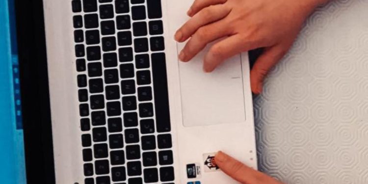 Smart working o rientro in ufficio? Cosa dicono Galli, Bassetti e Pregliasco