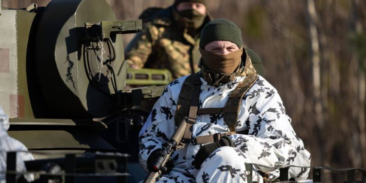 Crisi Ucraina-Russia, Biden a Putin: “Costo alto se c’è invasione”