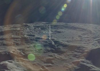 Spazio, Esa: “vecchio detrito Falcon 9 di SpaceX si schianterà sulla Luna