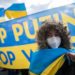 Ucraina, Russia muove uomini e mezzi al confine: immagini satellite
