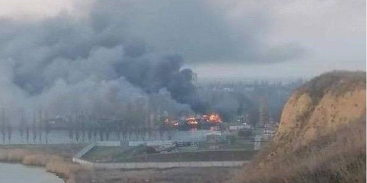 Ucraina-Russia, italiano a Mykolaiv: “Bombardato aeroporto”