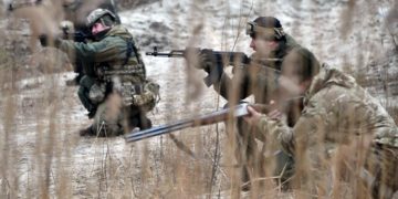 Ucraina-Russia, sale la tensione: notte di attacchi su Donetsk