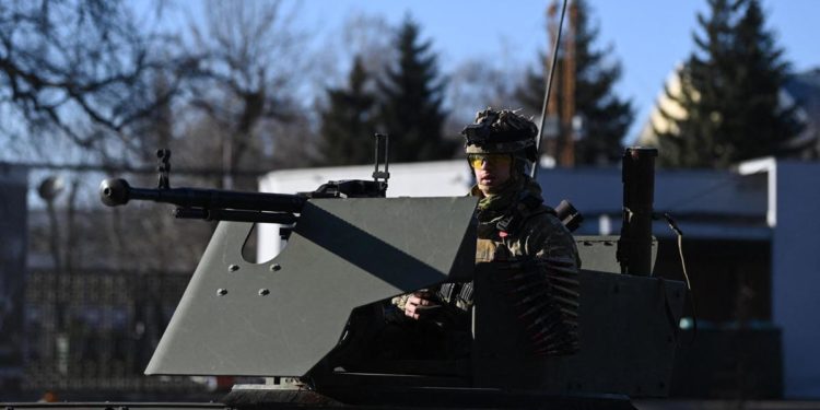 Guerra Ucraina-Russia: “Barricate, copertoni e molotov per fermare i russi”