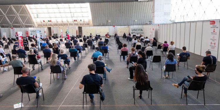 Miocardite e vaccino covid: cosa dicono Andreoni, Bassetti, Ciccozzi e pediatri