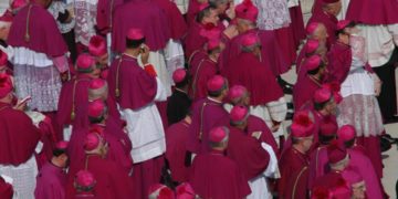 Eutanasia, i vescovi: “Da Consulta inderogabile scelta tutela vita”