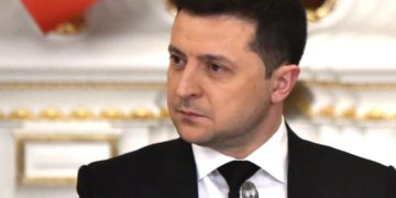 Ucraina, “Zelensky vuole introdurre legge marziale nel Donbass”