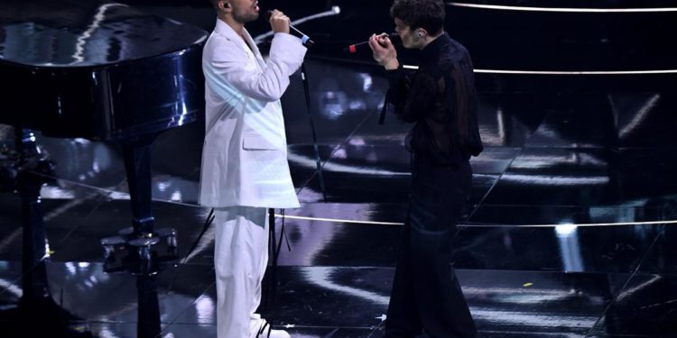 Sanremo 2022, Mahmood e Blanco guidano classifica terza serata