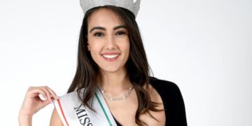 Miss Italia, Zeudi di Palma nuova reginetta: chi è la 20enne che viene da Scampia
